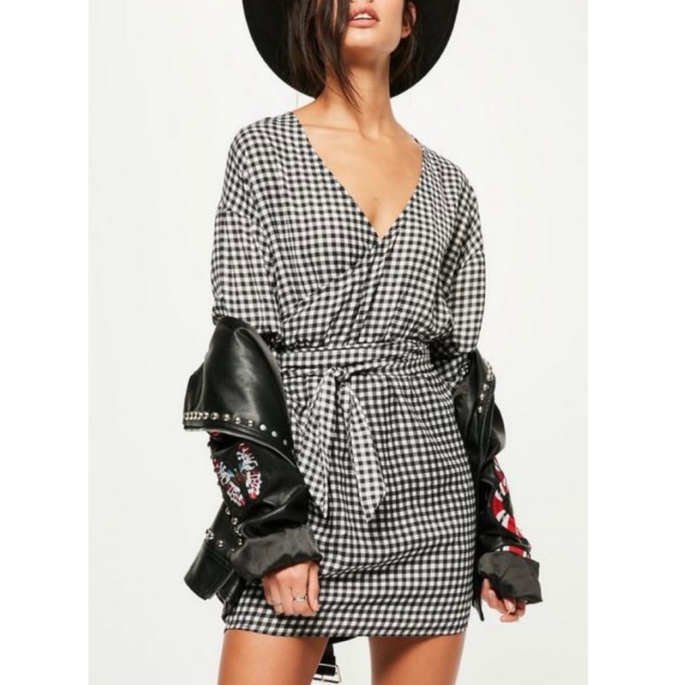MISGUIDED gathered sleeve tie waist gingham dress